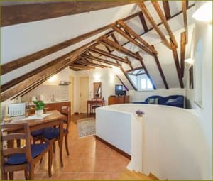 thumbnail: In-room dining