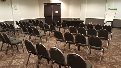 Versatile meeting space for small- to mid-scale events.