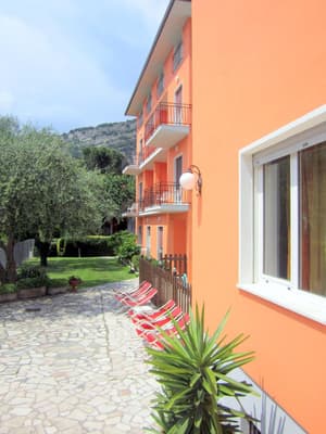 thumbnail: Exterior