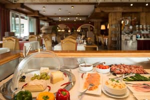 thumbnail: Dining