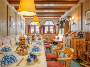 thumbnail: Restaurant