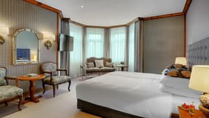 thumbnail: Interior entrance