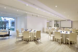 thumbnail: Breakfast area