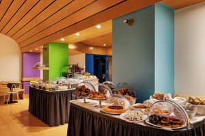 thumbnail: Breakfast area
