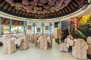 thumbnail: Restaurant