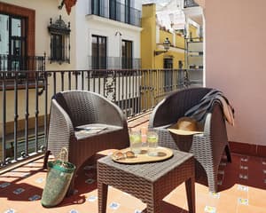 thumbnail: Bar (on property)