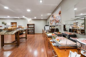 thumbnail: Breakfast area