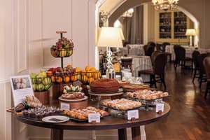 thumbnail: Breakfast area