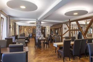 thumbnail: Restaurant