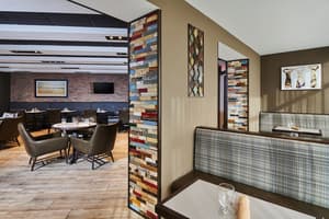 thumbnail: Bar (on property)