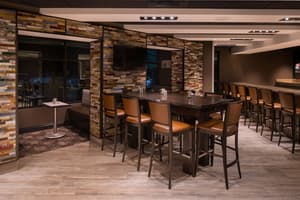 thumbnail: Bar (on property)