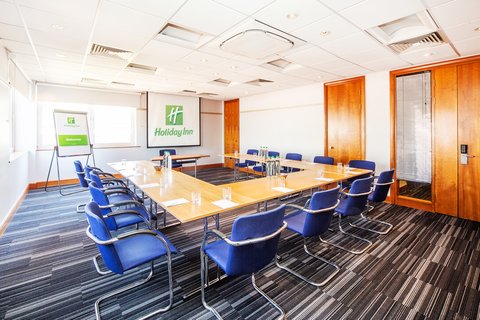 Hold your meeting in our conference room in Reading