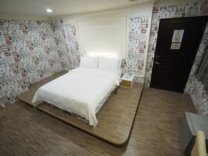 thumbnail: Room
