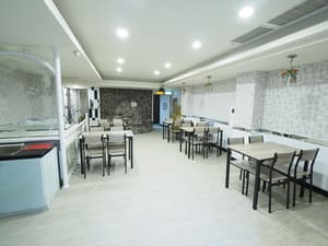 thumbnail: Breakfast area
