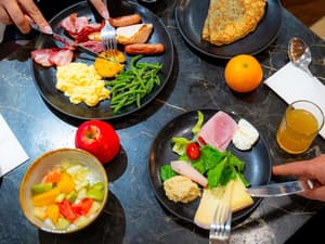 thumbnail: Breakfast area