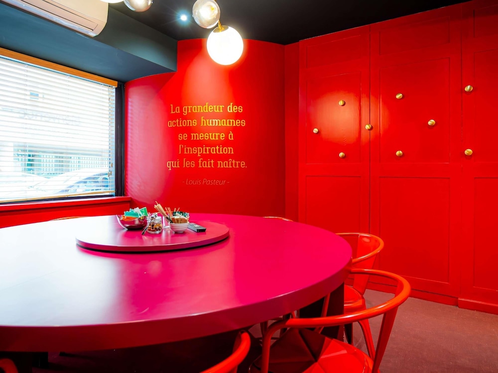 Meeting facility