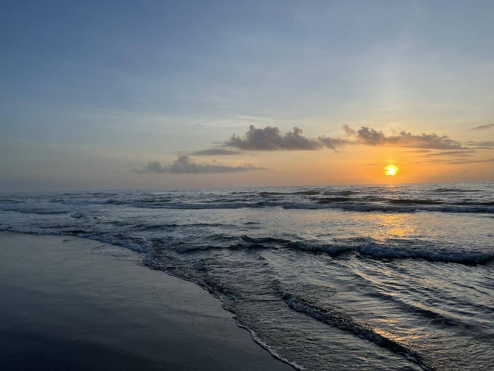 Beach/ocean view