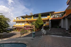 thumbnail: Exterior