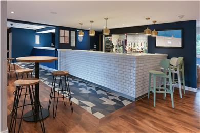 On-Site,Bar/Lounge