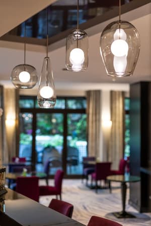 thumbnail: Bar (on property)