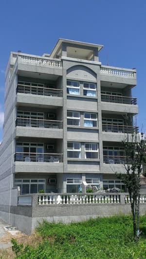 thumbnail: Exterior