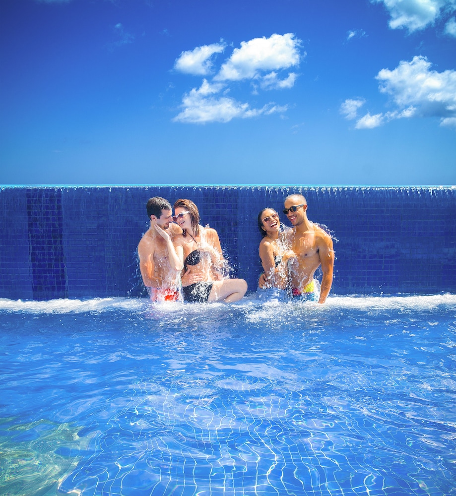 Pool waterfall