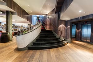 thumbnail: Bar (on property)