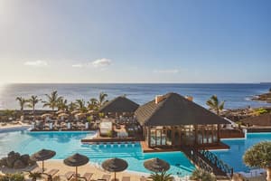 thumbnail: Outdoor pool