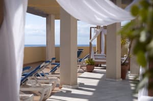 thumbnail: Exterior