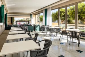 thumbnail: Bar (on property)