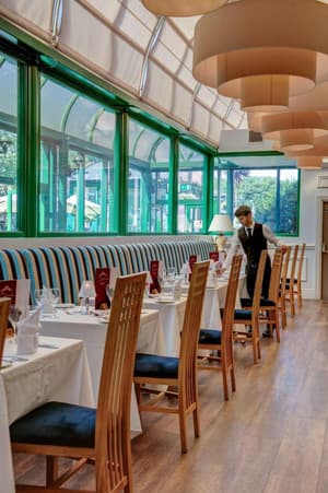 thumbnail: Restaurant