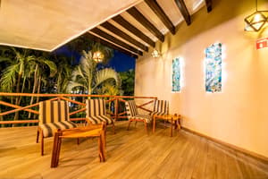 thumbnail: Bar (on property)