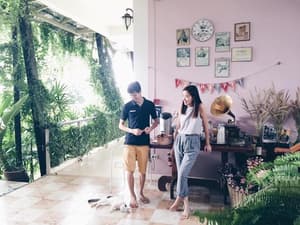 thumbnail: Outdoor dining