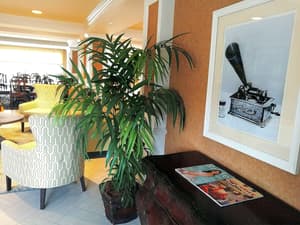 thumbnail: Lobby sitting area