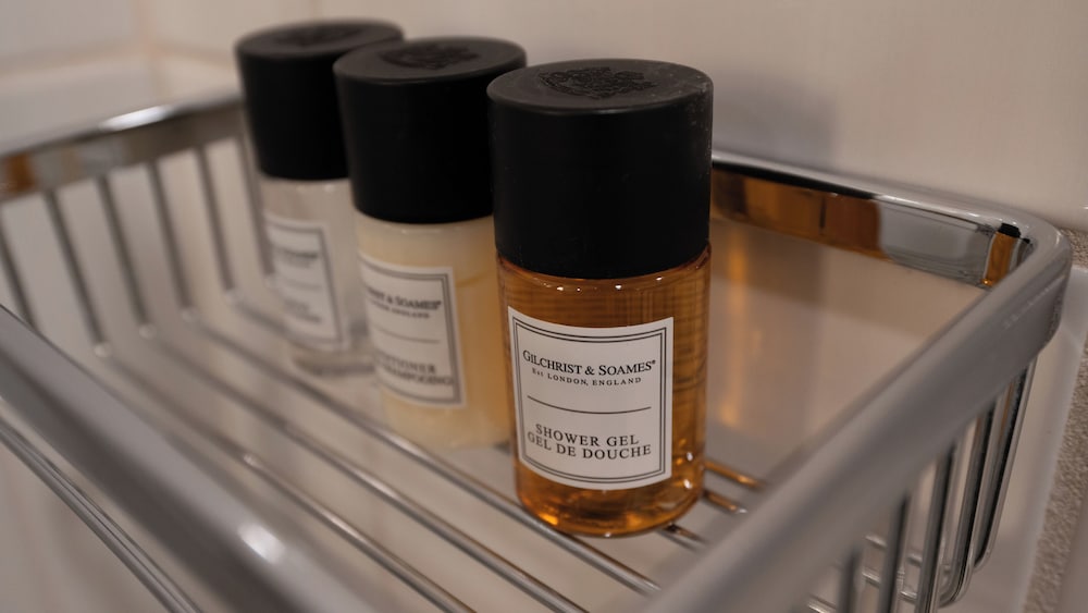 Bathroom amenities