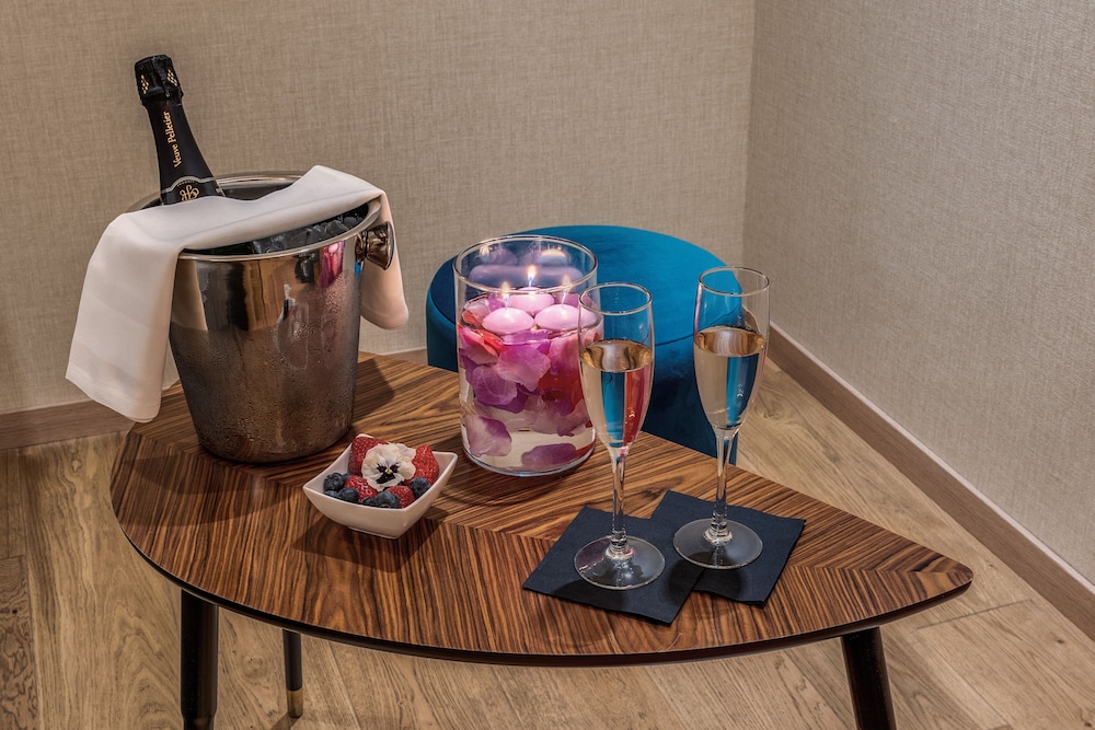 Champagne service