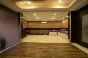 thumbnail: Business center