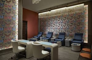 thumbnail: Nail salon