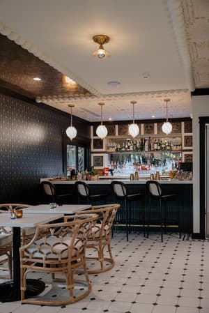 thumbnail: Restaurant