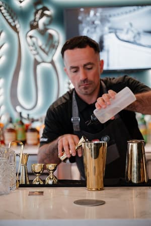 thumbnail: Bar (on property)