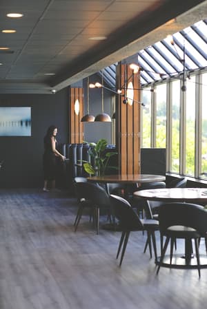 thumbnail: Restaurant