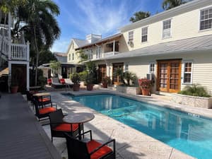thumbnail: Exterior