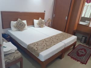 thumbnail: In-room dining