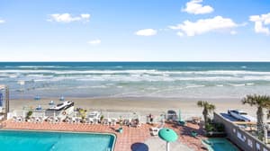 thumbnail: Outdoor pool