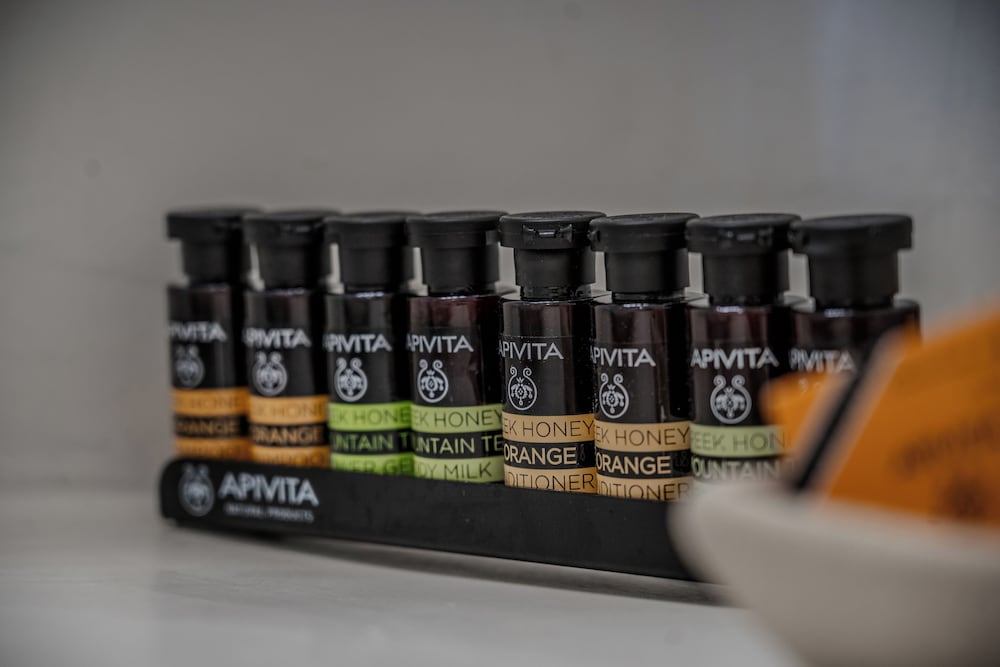 Bathroom amenities
