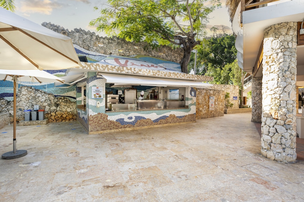 Snack bar