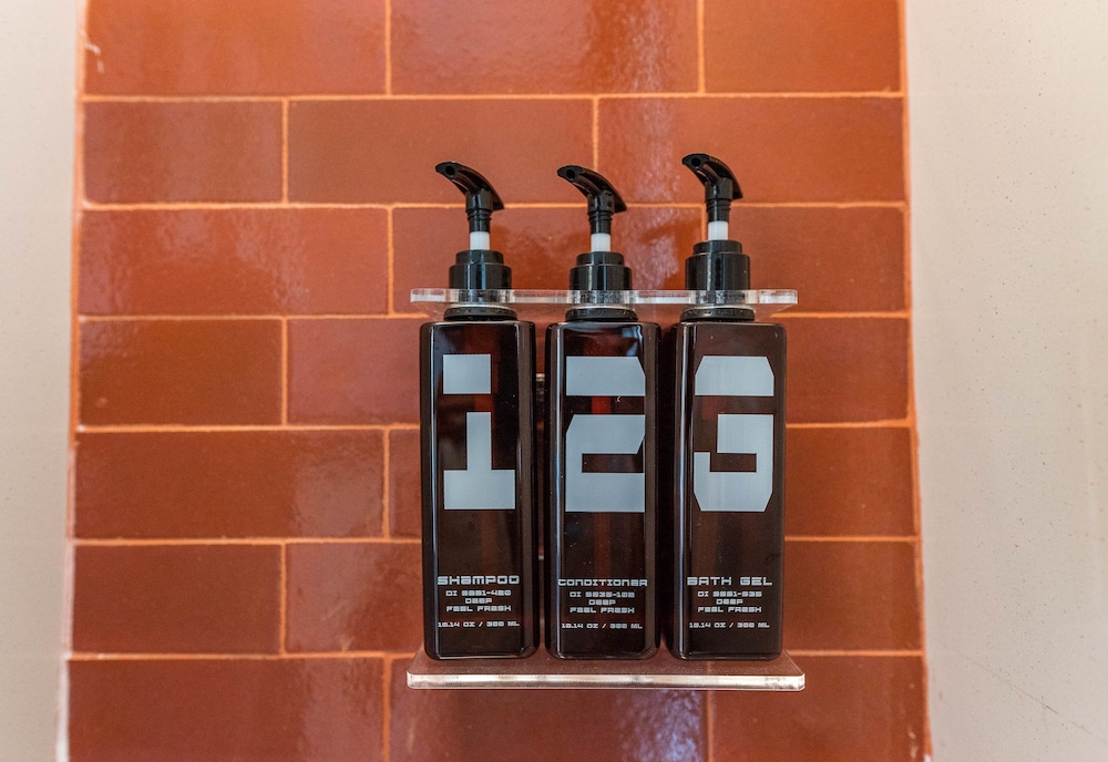 Bathroom amenities