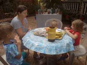 thumbnail: Breakfast area
