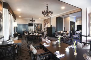 thumbnail: Restaurant