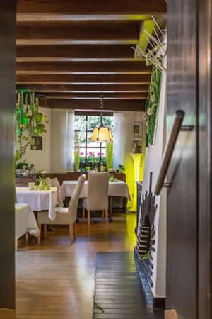 thumbnail: Restaurant